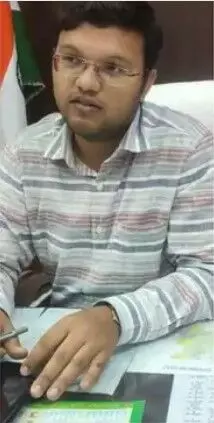 मैं CDO बोल रहा हूं- घर के लिए किसी ने रिश्वत तो नहीं ली? ली है सर... मैं CDO बोल रहा हूं- घर के लिए किसी ने रिश्वत तो नहीं ली? ली है सर...