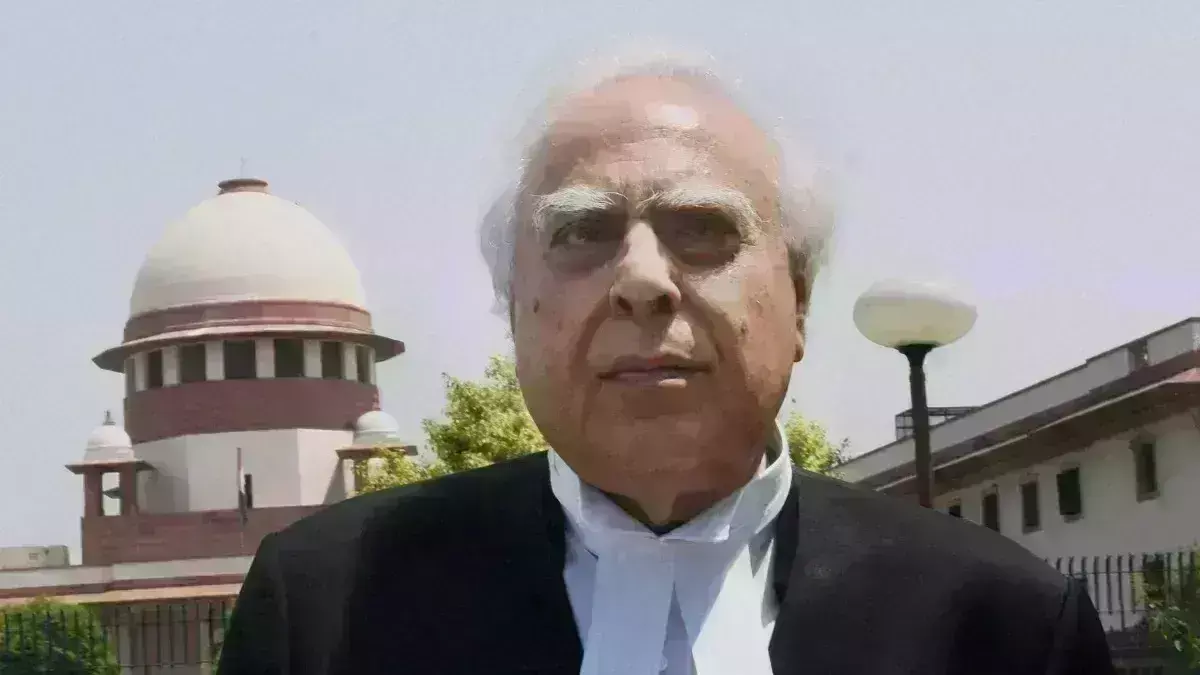 बोले सिब्बल- क्या आयोग की पीएम से आरोपों का जवाब मांगने की हिम्मत है? बोले सिब्बल- क्या आयोग की पीएम से आरोपों का जवाब मांगने की हिम्मत है?