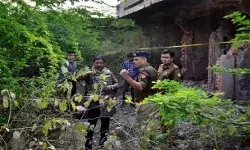 खेतों में जमकर गोलीबारी- अरबाज एवं शूटर उस्मान किये ढेर खेतों में जमकर गोलीबारी- अरबाज एवं शूटर उस्मान किये ढेर