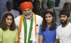 बोले राकेश- भूत उतारने को करना पड़ेगा मिर्ची का इस्तेमाल बोले राकेश- भूत उतारने को करना पड़ेगा मिर्ची का इस्तेमाल