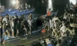 रोमांच के लिए बोट की सवारी ले गई 22 लोगों की जान- रेस्क्यू ऑपरेशन जारी