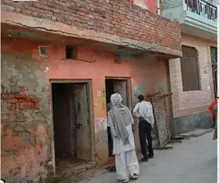 मच्छरदानी को लेकर महाभारत- भतीजे ने चाकू घोंपकर की चाचा की हत्या मच्छरदानी को लेकर महाभारत- भतीजे ने चाकू घोंपकर की चाचा की हत्या