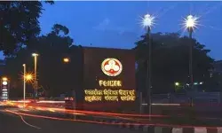 नहीं सुनी पीएम के मन की बात- छात्राओं के हॉस्टल से बाहर जाने पर पाबंदी नहीं सुनी पीएम के मन की बात- छात्राओं के हॉस्टल से बाहर जाने पर पाबंदी