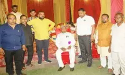 शादी की 40 वर्षगांठ पर रुपयों भरा बैग ऐसे गवांकर लौटे r.s.s. नेता शादी की 40 वर्षगांठ पर रुपयों भरा बैग ऐसे गवांकर लौटे r.s.s. नेता