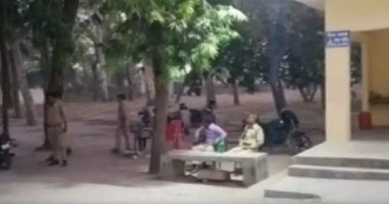 मतपेटियों की सुरक्षा में लापरवाही- एसपी ने किए 8 सिपाही निलंबित मतपेटियों की सुरक्षा में लापरवाही- एसपी ने किए 8 सिपाही निलंबित