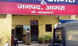 पुलिस चौकी के बाहर युवक ने काटा अपना गला- हालत नाजुक पुलिस चौकी के बाहर युवक ने काटा अपना गला- हालत नाजुक