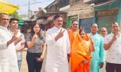 किन्नर को सामने देख मुरझाया कमल- एमएलए भी नहीं बचा पाए हार किन्नर को सामने देख मुरझाया कमल- एमएलए भी नहीं बचा पाए हार