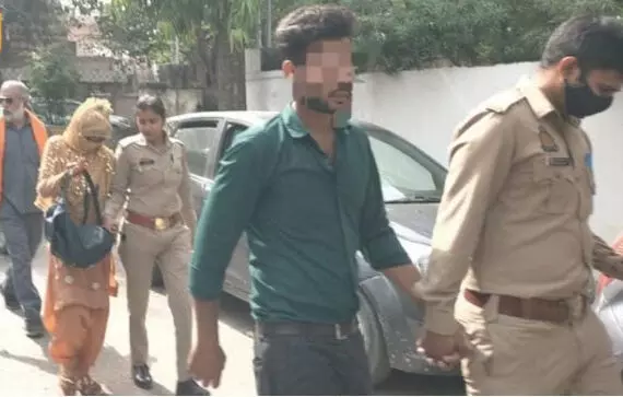 शादी को लेकर कचहरी में बखेड़ा- ब्याह रचाने से पहले ही चढ़े पुलिस के हत्थे