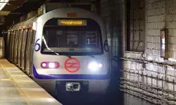 अब देखते है कैसे होती है दिल्ली मेट्रो के भीतर गंदी गंदी बात