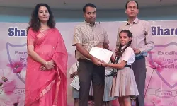 शारदेन स्कूल में शानदार प्रदर्शन करने वाले स्टूडेंट्स को किया गया सम्मानित