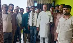 सपा से पलायन शुरू- सैकड़ों समर्थकों के साथ नगर अध्यक्ष ने छोड़ी सपा सपा से पलायन शुरू- सैकड़ों समर्थकों के साथ नगर अध्यक्ष ने छोड़ी सपा