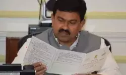 बाल बाल बची गृह राज्यमंत्री अजय टेनी की कुर्सी- हत्याकांड में बरी बाल बाल बची गृह राज्यमंत्री अजय टेनी की कुर्सी- हत्याकांड में बरी