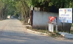 गेट के पास रखी पुलिस की एक अहम धरोहर चोरी- हेरिटेज तोप को ही...