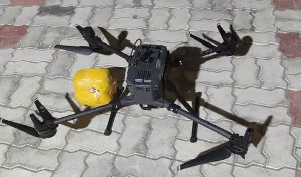 BSF ने नशीला पदार्थ ले जा रहे ड्रोन को मार गिराया