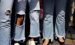 शिक्षकों के लिए जारी हुआ फरमान- जींस टीशर्ट एवं लेगिंग्स पर रोक शिक्षकों के लिए जारी हुआ फरमान- जींस टीशर्ट एवं लेगिंग्स पर रोक