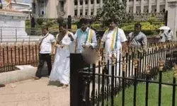 विधानसभा का शुद्धीकरण- गंगाजल एवं गोमूत्र छिडका- हवन पूजन कर पढी.. विधानसभा का शुद्धीकरण- गंगाजल एवं गोमूत्र छिडका- हवन पूजन कर पढी..