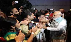 मोदी को सुनने स्टेडियम पहुंचे 20 हजार से ज्यादा प्रवासी भारतीय मोदी को सुनने स्टेडियम पहुंचे 20 हजार से ज्यादा प्रवासी भारतीय
