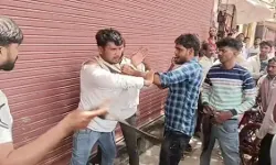 अश्लील मैसेज भेजने वाले का महिला ने ऐसे उतारा आशिकी का भूत अश्लील मैसेज भेजने वाले का महिला ने ऐसे उतारा आशिकी का भूत