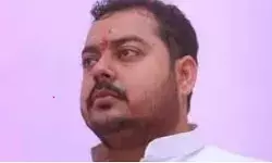 ढूंढती रह गई पुलिस- माफिया बसपा नेता सरेंडर कर चला गया जेल