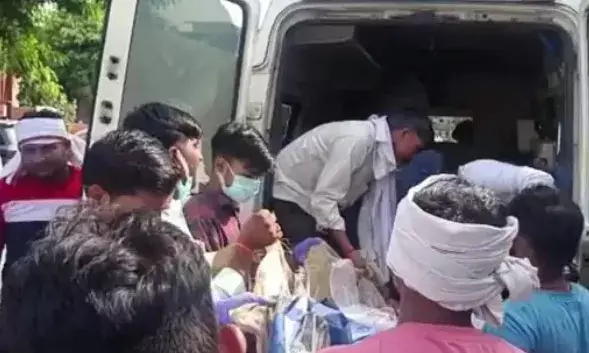 दोस्त के लिए जान कुर्बान- जलती चिता पर बराबर में लेटकर दी दोस्त ने जान