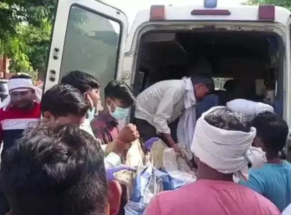 दोस्त के लिए जान कुर्बान- जलती चिता पर बराबर में लेटकर दी दोस्त ने जान