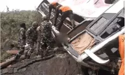 वैष्णो देवी जा रही बस पुल से गिरी- 10 श्रद्धालुओं की मौत- अनेक जख्मी