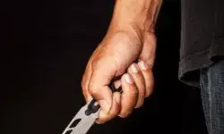 अब यहां भी हुई दिल्ली जैसी वारदात- शादी से इंकार पर लड़की को घोंपे चाकू अब यहां भी हुई दिल्ली जैसी वारदात- शादी से इंकार पर लड़की को घोंपे चाकू