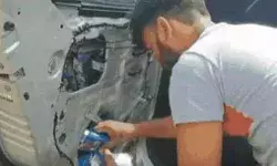 अरे वाह पुष्पा- कार के हर हिस्से से निकल पड़ी शराब ही शराब