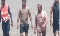 बीजेपी एमएलए ने लगाई समंदर में छलांग- निकाल लाए डूबते तीन युवक बीजेपी एमएलए ने लगाई समंदर में छलांग- निकाल लाए डूबते तीन युवक