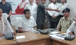 विकास कार्यों के लेकर डिप्टी CM ने अफसरों संग की बैठक- DM ने किया आश्वस्त विकास कार्यों के लेकर डिप्टी CM ने अफसरों संग की बैठक- DM ने किया आश्वस्त