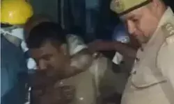 फटा सिलेंडर- घर में लगी भीषण आग- दरोगा ने ऐसे बचाई दो जिंदगी फटा सिलेंडर- घर में लगी भीषण आग- दरोगा ने ऐसे बचाई दो जिंदगी