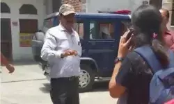 मुस्लिम लड़के के साथ कमरे में घुसी मिली हिंदू लड़की को लेकर हंगामा मुस्लिम लड़के के साथ कमरे में घुसी मिली हिंदू लड़की को लेकर हंगामा