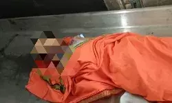 गृहकलह से परेशान महिला ने दूधमुंहे बच्चे संग ट्रेन के आगे लगाई छलांग गृहकलह से परेशान महिला ने दूधमुंहे बच्चे संग ट्रेन के आगे लगाई छलांग