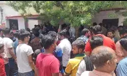 मंदिर से लौट रही लड़की से छेड़खानी- गुस्साए लोगों ने किया बाजार बंद