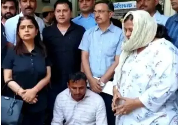 अल्ट्रासाउंड सेंटर पर लिंग परीक्षण का खेल-खिलाड़ी अरेस्ट अल्ट्रासाउंड सेंटर पर लिंग परीक्षण का खेल-खिलाड़ी अरेस्ट
