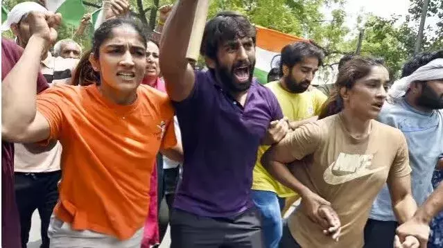 पीएम मोदी के खिलाफ हेट स्पीच- आरोप गिरे धड़ाम-पुलिस ने दी क्लीनचिट पीएम मोदी के खिलाफ हेट स्पीच- आरोप गिरे धड़ाम-पुलिस ने दी क्लीनचिट