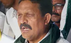 सांसदी जाने पर अफजाल अंसारी का सामान किया घर से बाहर