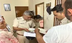 गैंगस्टर के ठिकानों पर रेड- खंगाले जा रहे रिश्तेदारों के भी घर