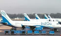 एयरपोर्ट पर उतरते समय विमान का पिछला हिस्सा जमीन से टकराया