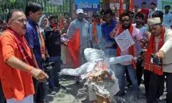 लड़की भगाने का मामला- अब मुस्लिमों ने किया महापंचायत का ऐलान लड़की भगाने का मामला- अब मुस्लिमों ने किया महापंचायत का ऐलान