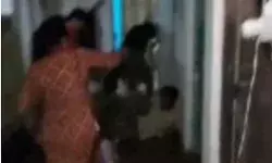 महिला मित्र के साथ बंद कमरे में मिले पति पर रणचंडी बनकर टूटी पत्नी