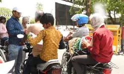 ईयरफोन लगाकर रेलवे लाइन की पार तो 6 महीने की जेल के साथ जुर्माना