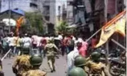 औरंगजेब को लेकर अब यहां हुआ बवाल- बाजार बंद कराकर निकाला.. औरंगजेब को लेकर अब यहां हुआ बवाल- बाजार बंद कराकर निकाला..