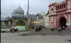 दरगाह हटाने के नोटिस पर बवाल- भीड़ ने गाड़ियां फूंकी- DSP समेत