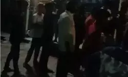 दरवाजे पर खड़ी युवती से छेड़छाड़ के विरोध पर पथराव एवं फायरिंग