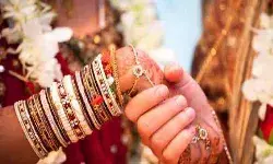 महिला दरोगा का दूसरे समुदाय के अधेड पर आया दिल- पर शादी में..