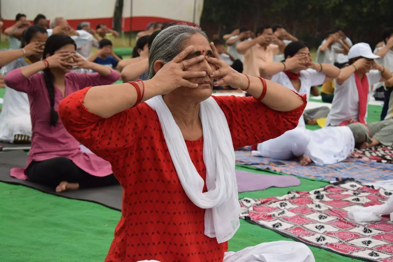 आर्य एकेडमी इंटरनेशनल स्कूल में मनाया गया योग दिवस- प्रसाद का हुआ वितरण आर्य एकेडमी इंटरनेशनल स्कूल में मनाया गया योग दिवस- प्रसाद का हुआ वितरण