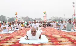 जनप्रतिनिधियों, अधिकारियों व आम जनमानस ने एक साथ किया सामूहिक योग