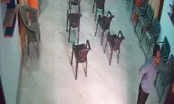 मिली लापरवाही तो तपाक से पंचायत सचिव के गाल पर लगा तड़ाक से तमाचा