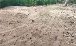 अवैध खनन से खडा हुआ नदियों नालों के रूख बदलने का अंदेशा